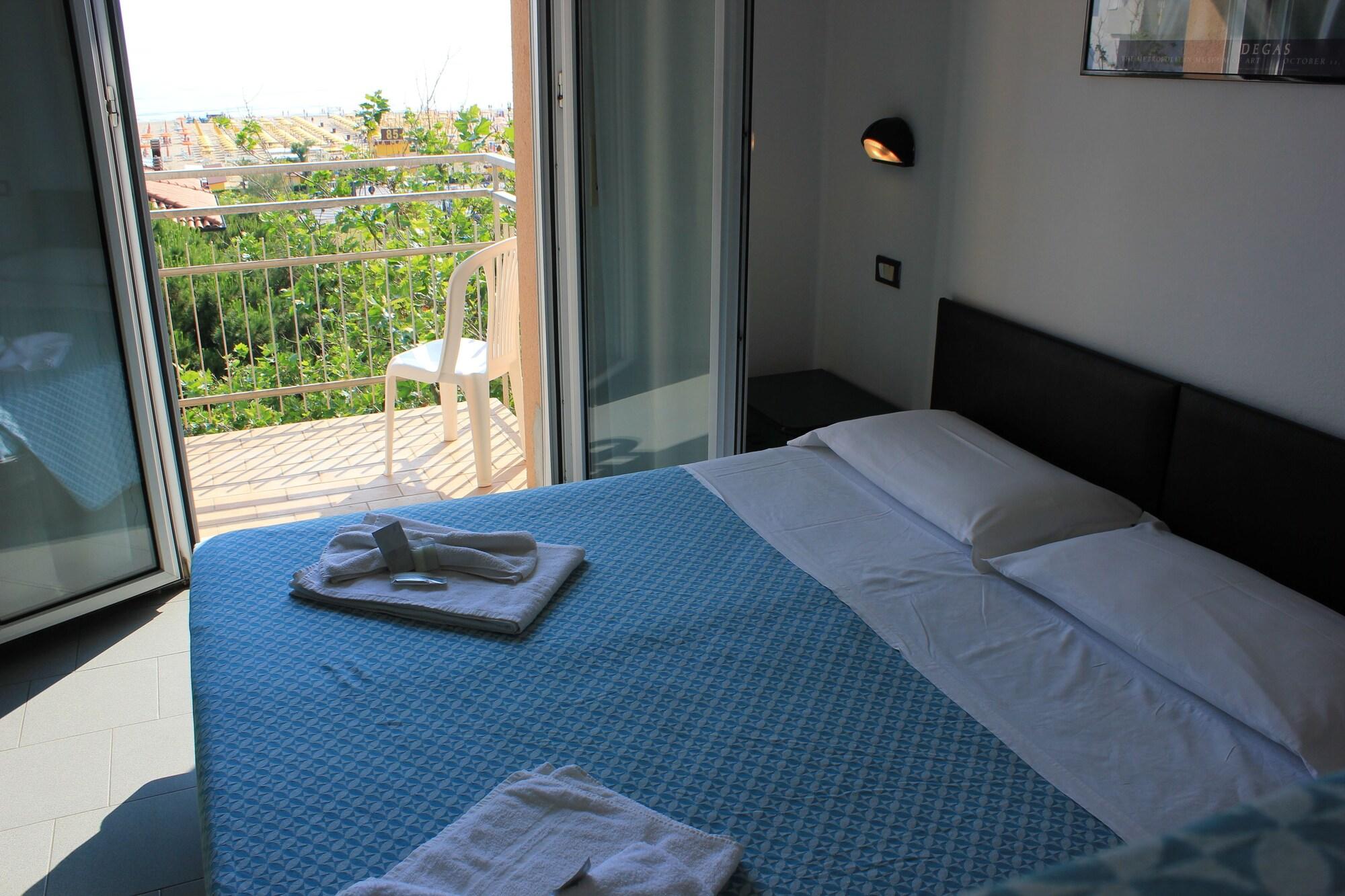 Hotel La Torretta Bramante Римини Экстерьер фото